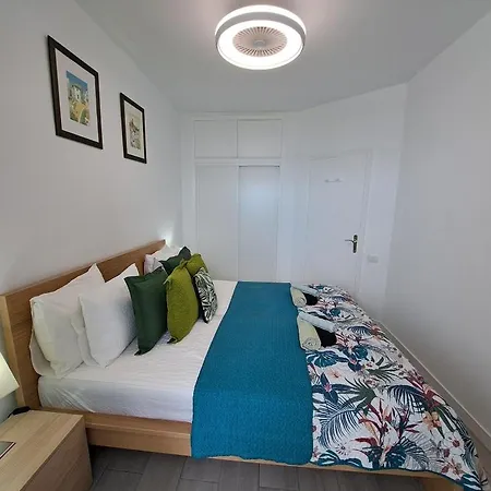 Ocean View Penthouse Apartment *